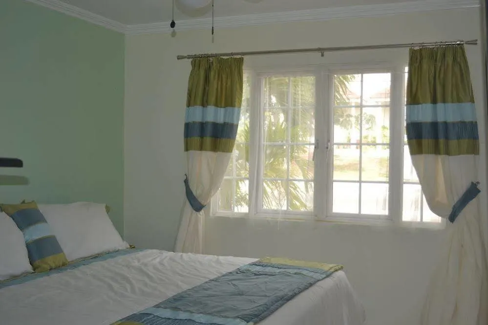 The Garden Guest Apartment كينغستون 0*,  جامايكا